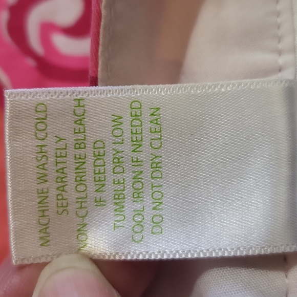 LILLY PULITZER Pink Buttercup Short 5" Scalloped Hemline - Picture 14 of 15